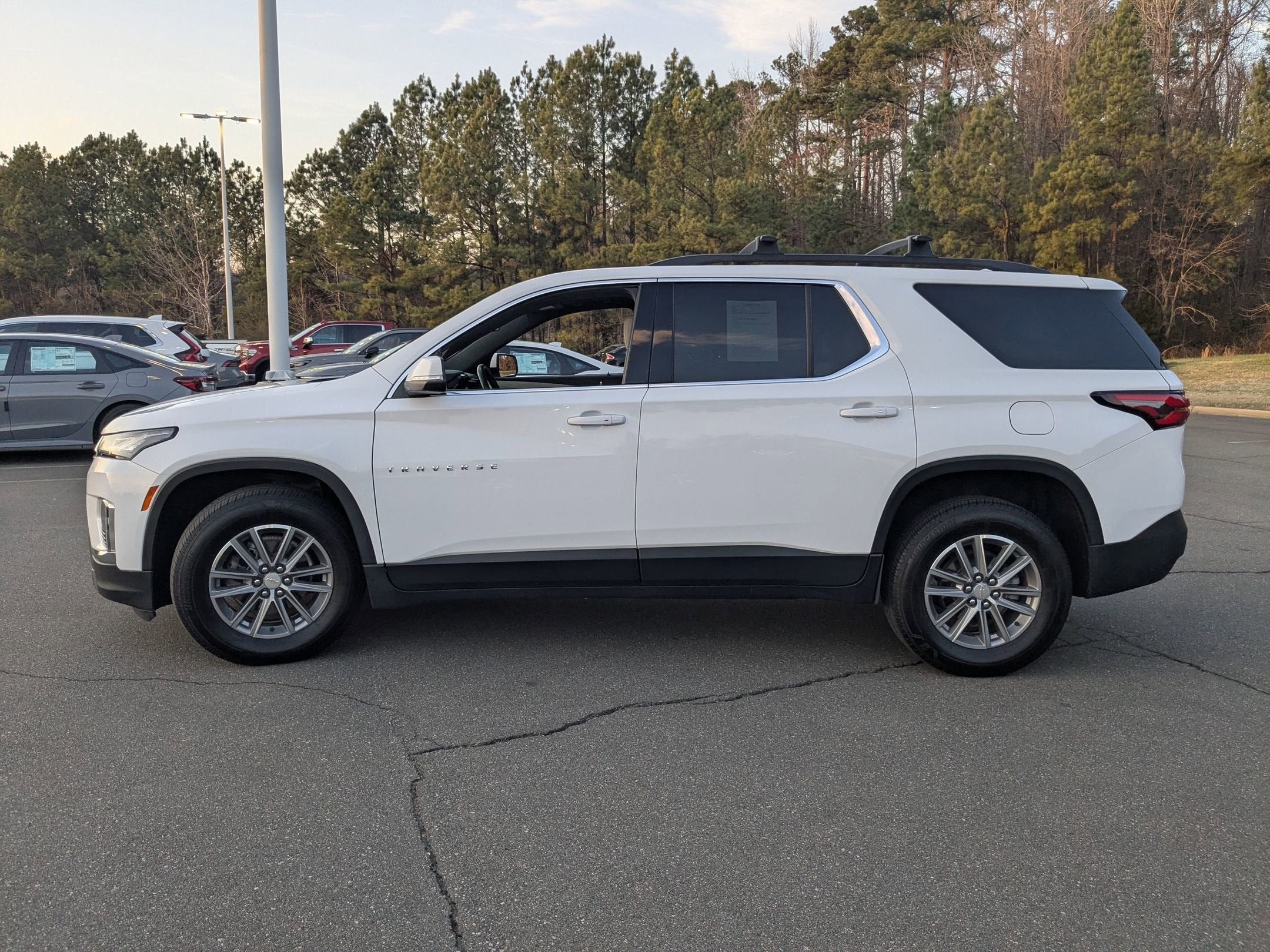 2022 Chevrolet Traverse LT Leather
