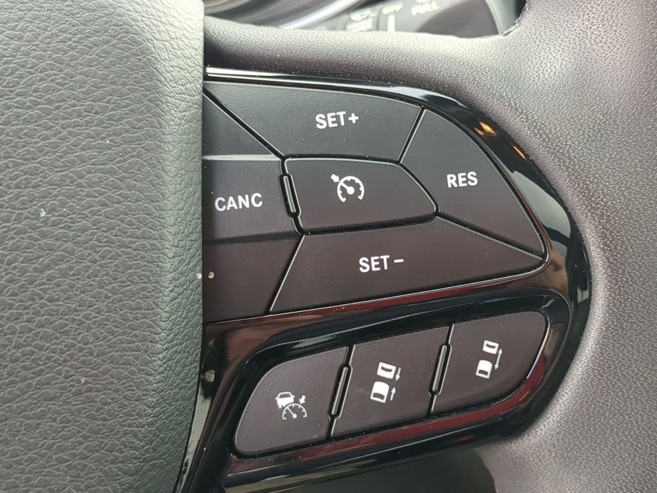 2023 Jeep Cherokee Altitude Lux 4x4