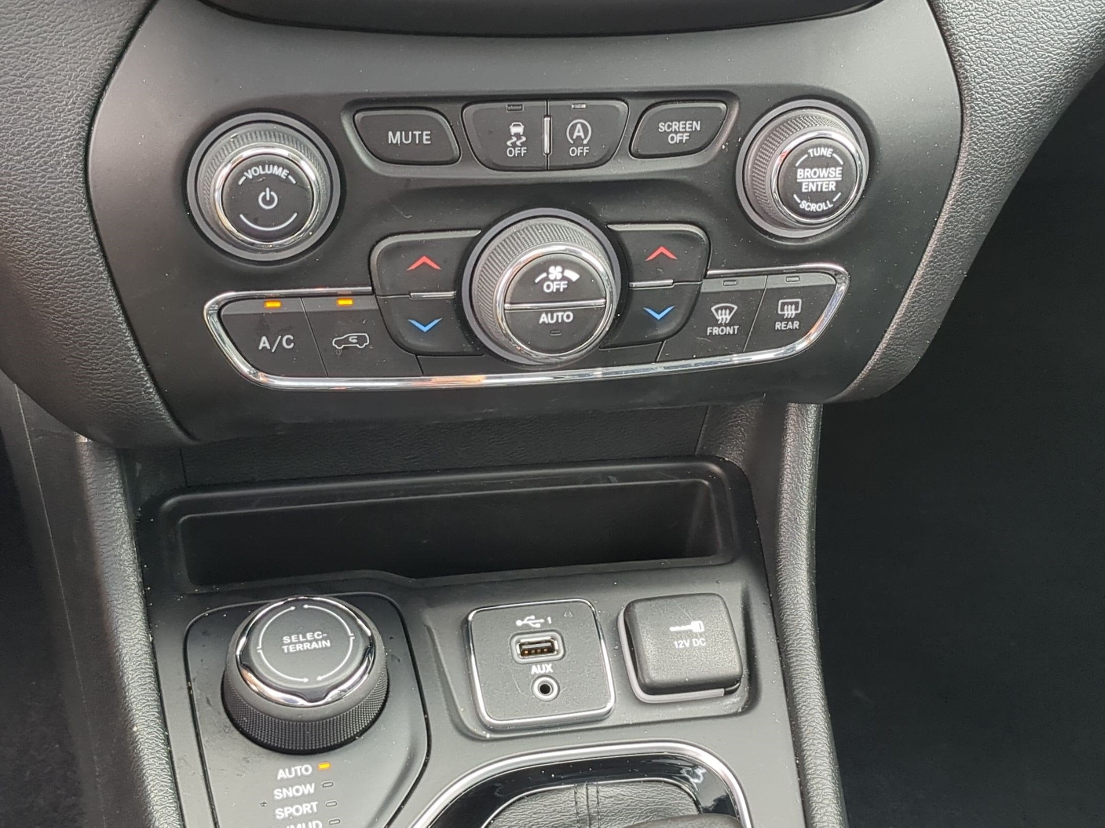 2023 Jeep Cherokee Altitude Lux 4x4