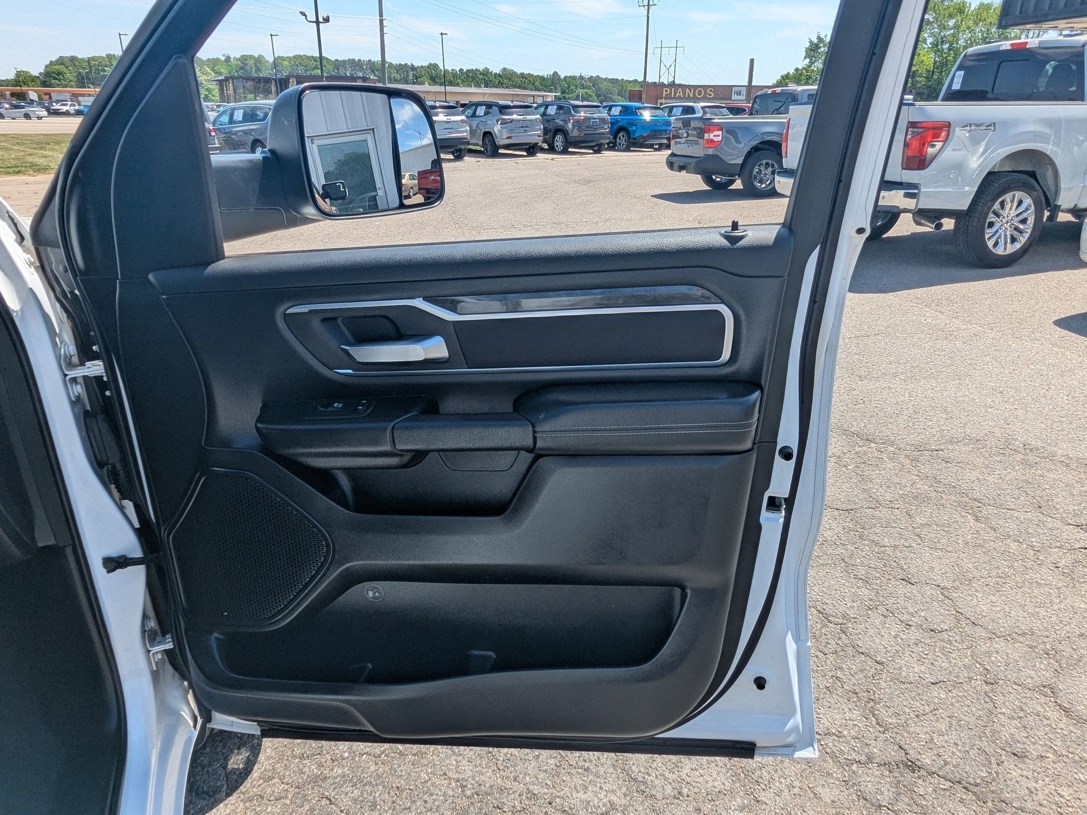 2024 RAM 1500 Big Horn Crew Cab 4x4 5'7' Box