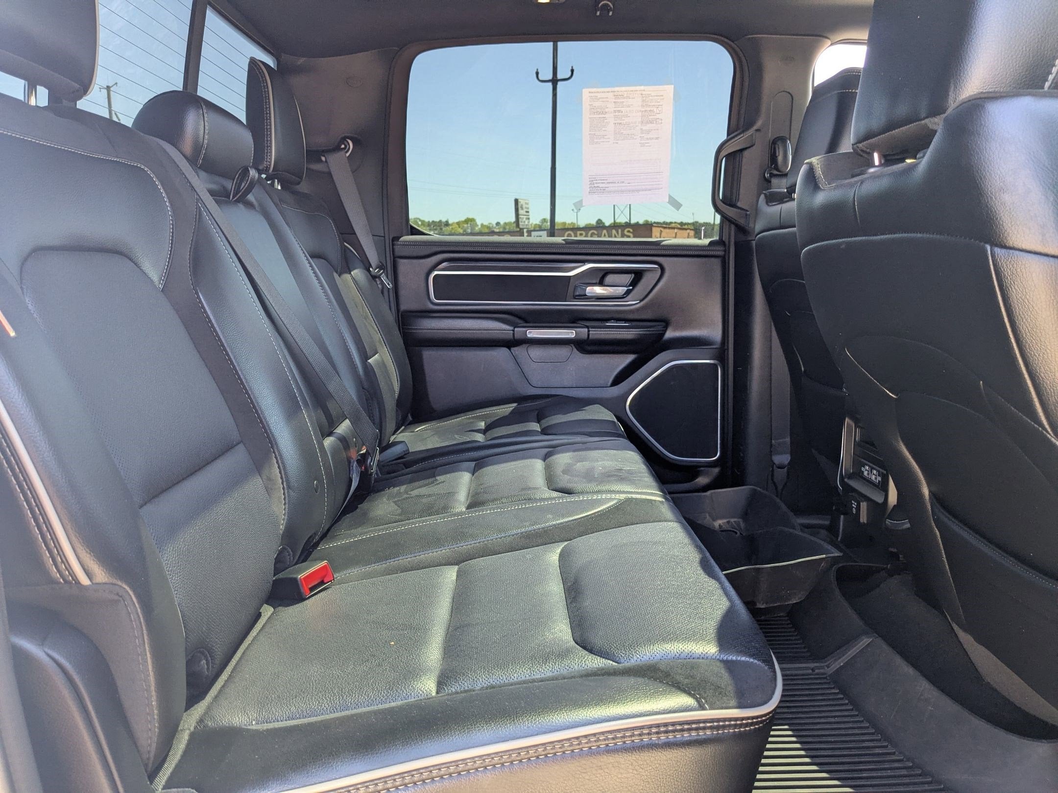 2023 RAM 1500 Laramie Crew Cab 4x4 5'7' Box