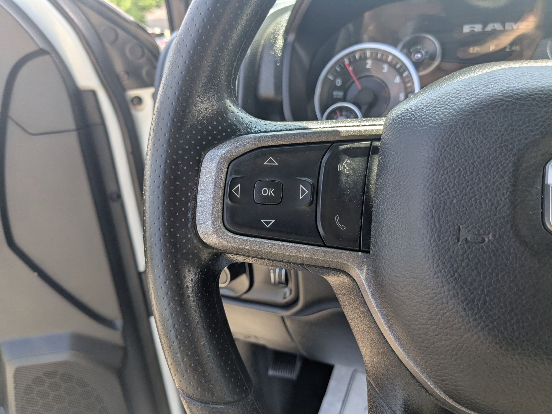 2023 RAM 2500 Tradesman Crew Cab 4x4 6'4' Box