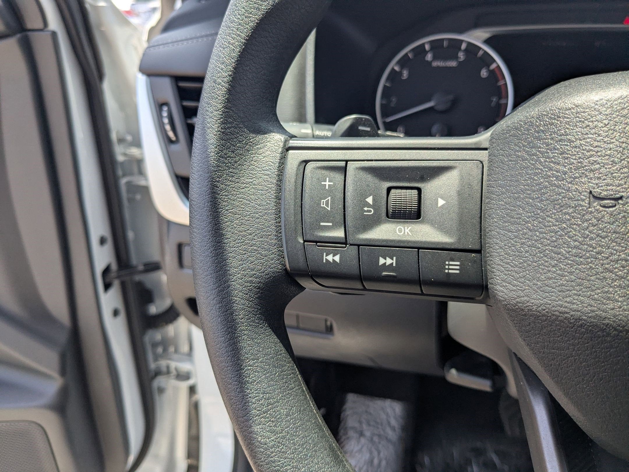 2025 Nissan Rogue S FWD