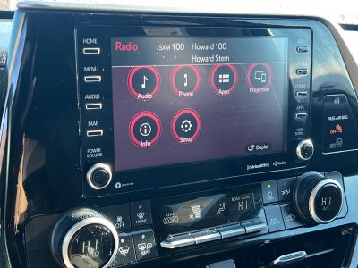 2022 Toyota Highlander LE