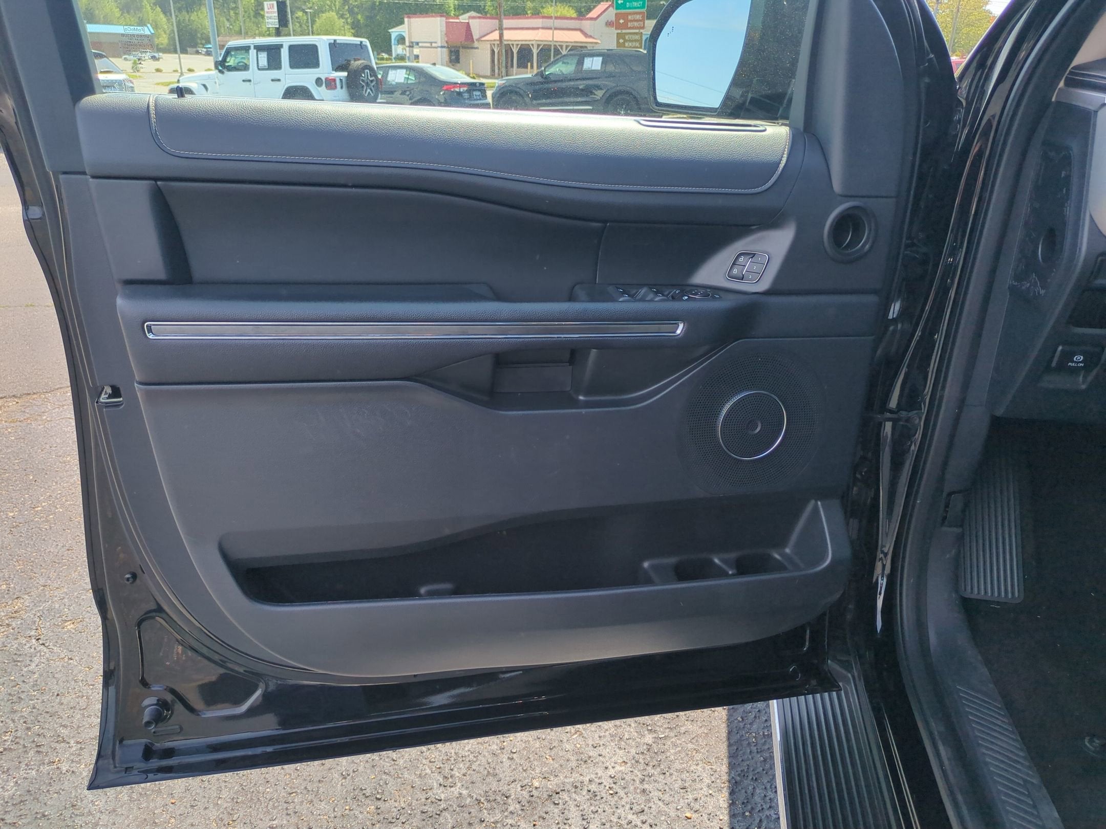 2023 Ford Expedition Max XLT