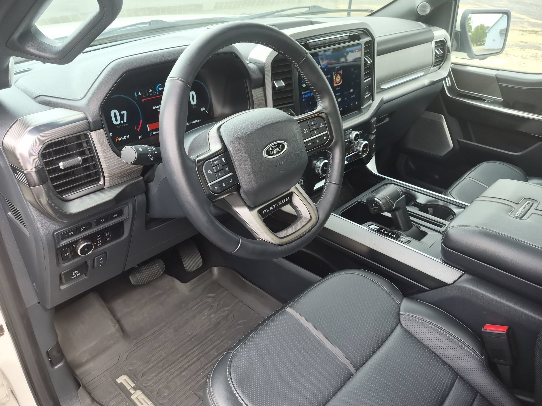 2023 Ford F-150 Platinum