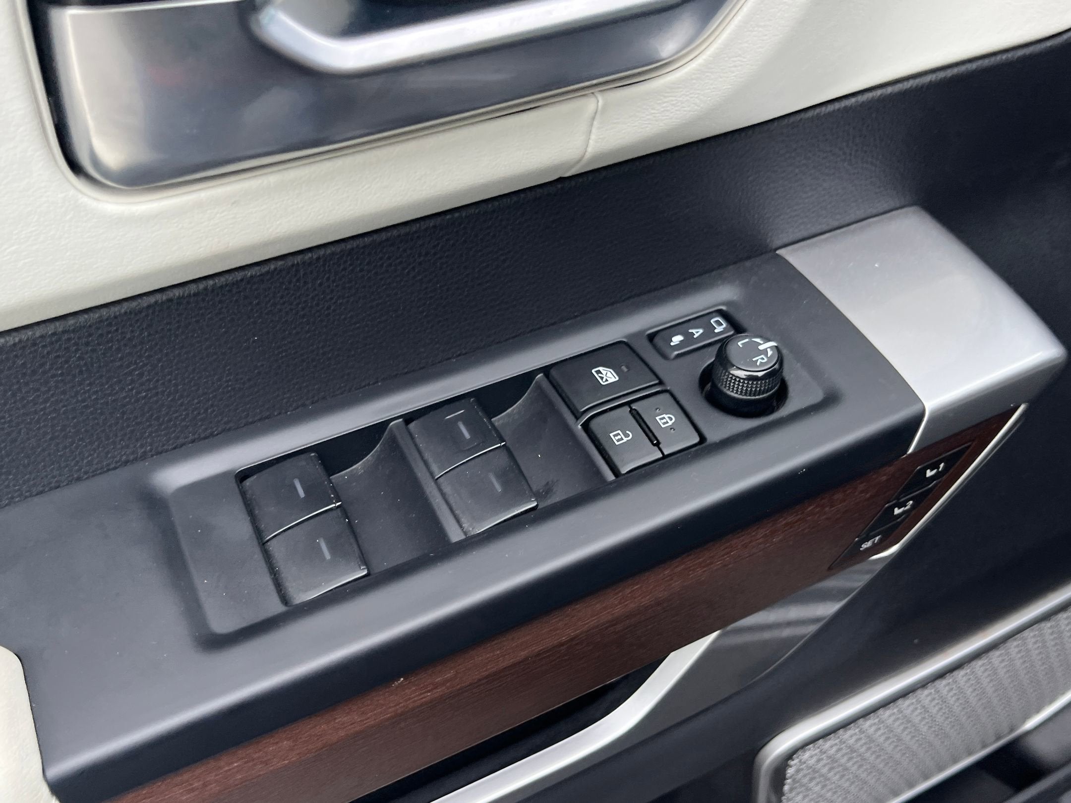 2023 Toyota Tundra 4WD Capstone Hybrid