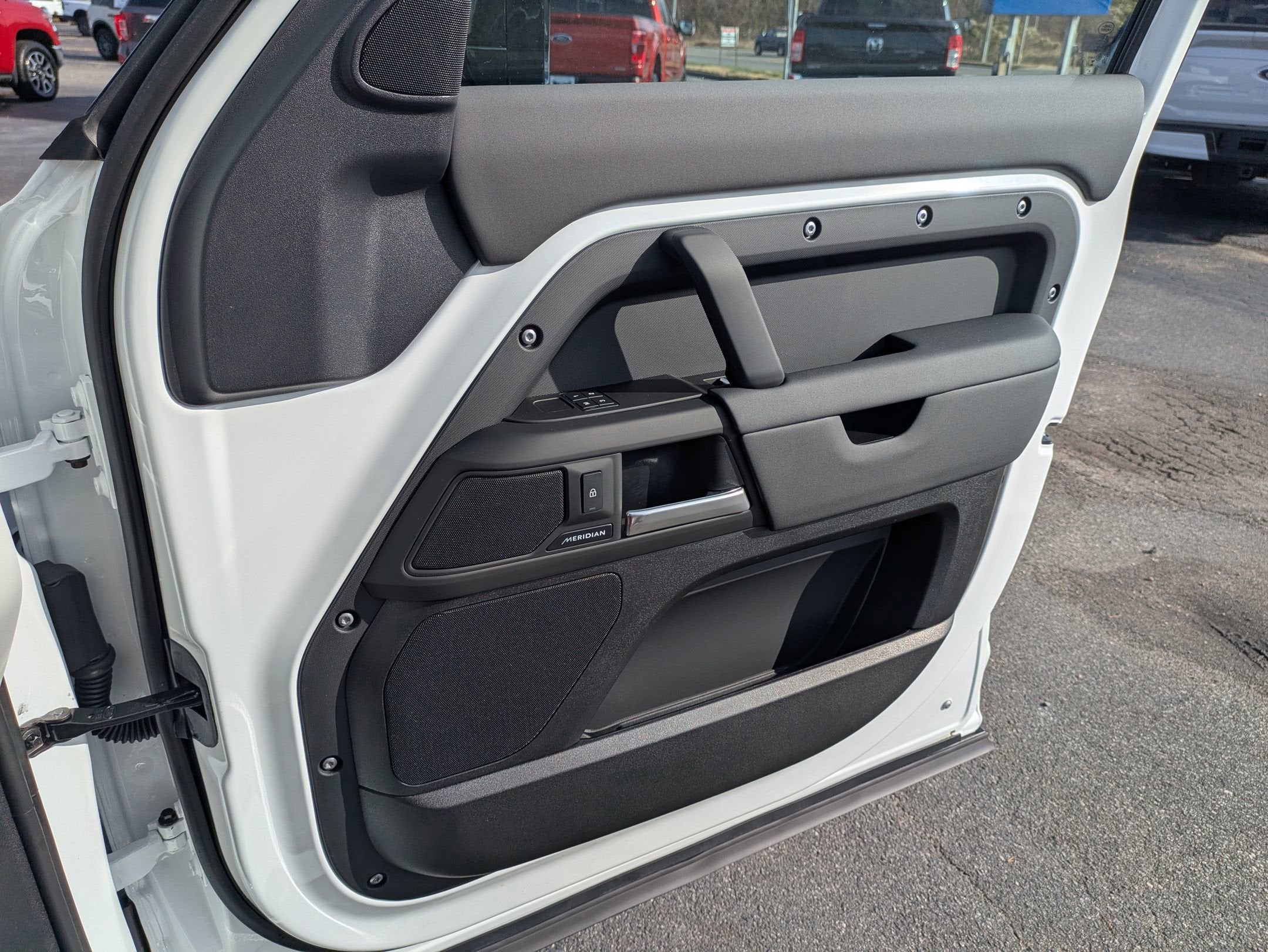 2025 Land Rover Defender S