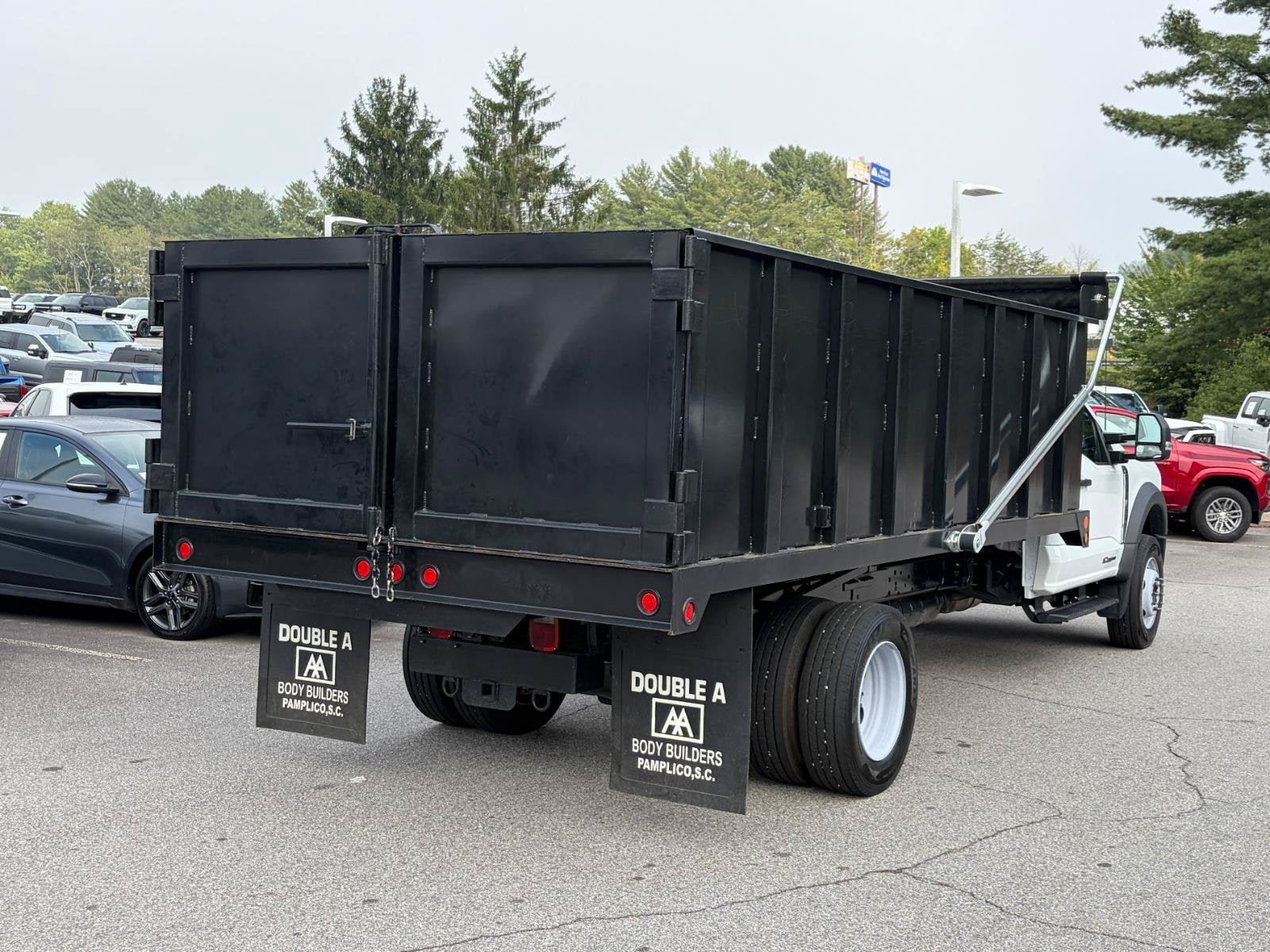 2025 Ford Super Duty F-600 DRW XL