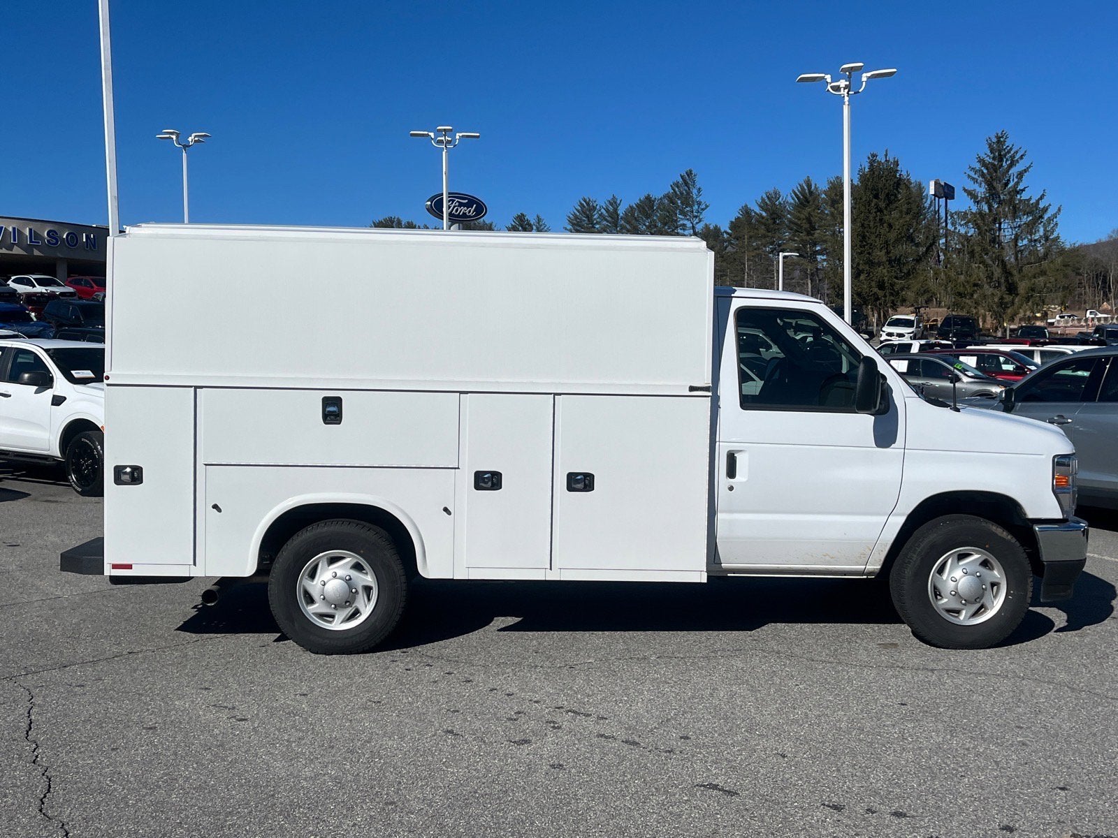 2026 Ford E-Series Cutaway E-350 SD