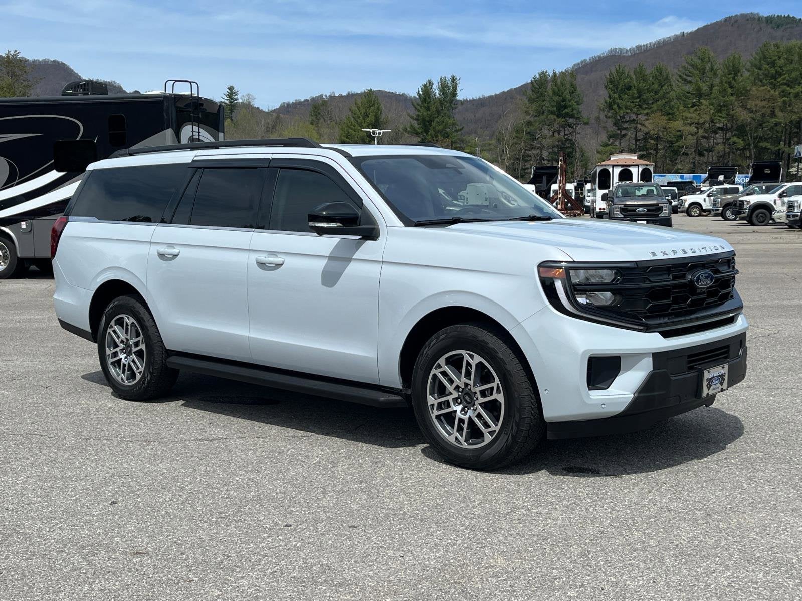 2025 Ford Expedition Max Active