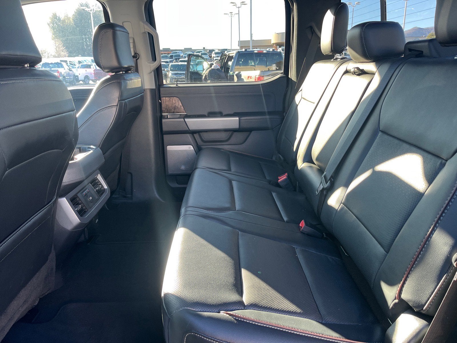 2024 Ford Super Duty F-350 DRW LARIAT