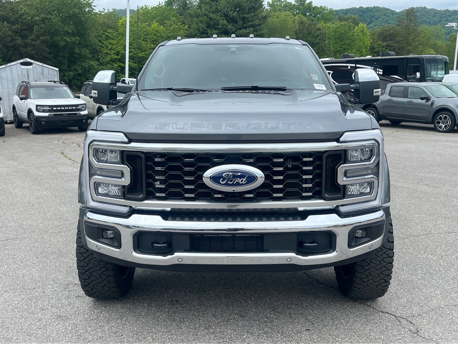 2025 Ford Super Duty F-450 DRW LARIAT