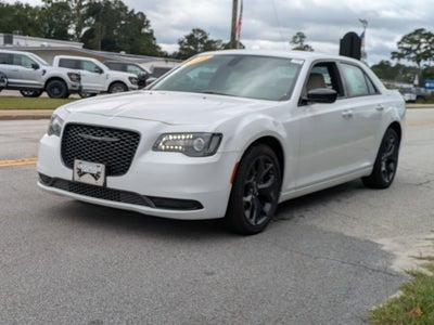 2023 Chrysler 300 Touring