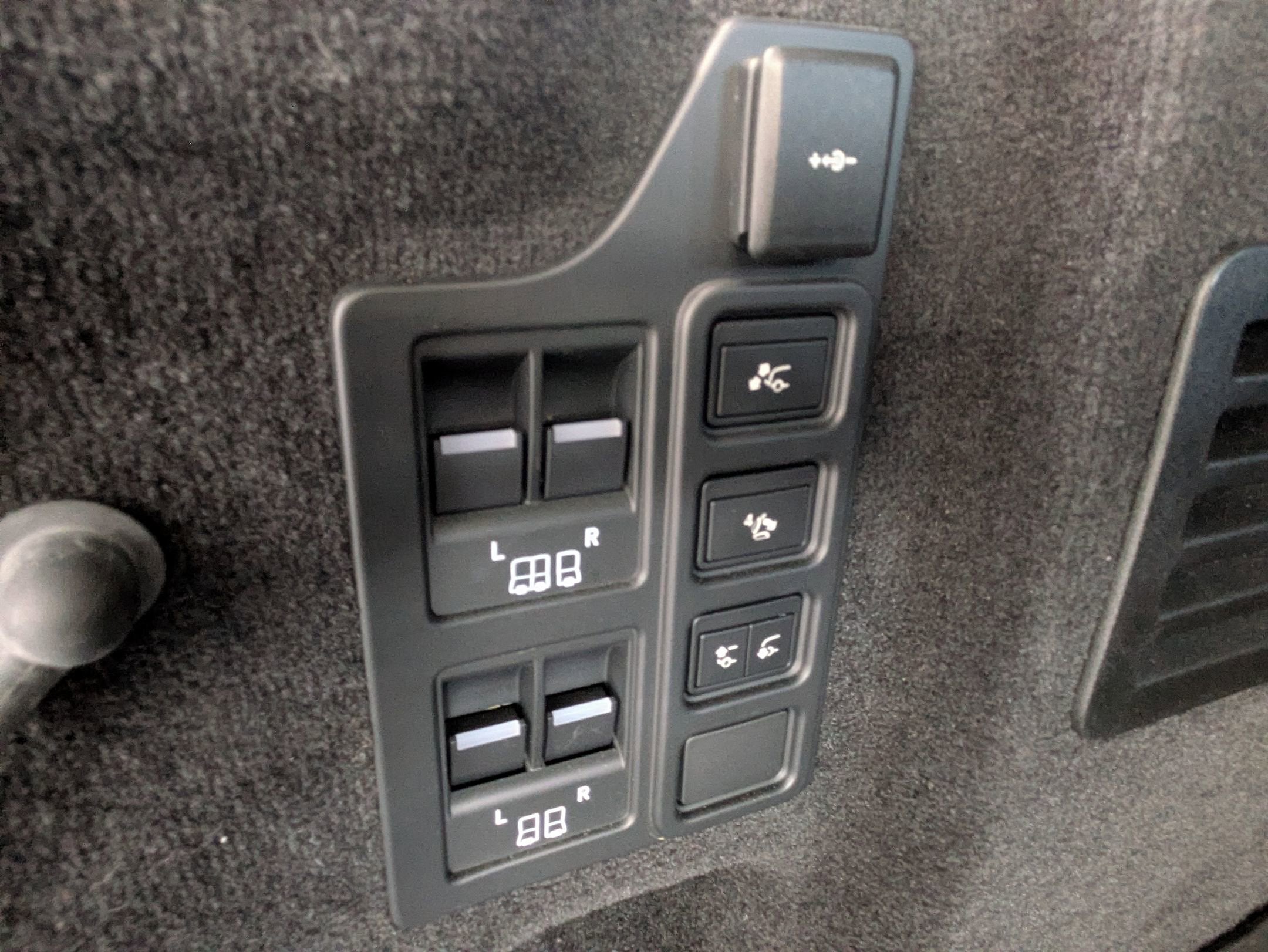 2023 Land Rover Discovery S R-Dynamic