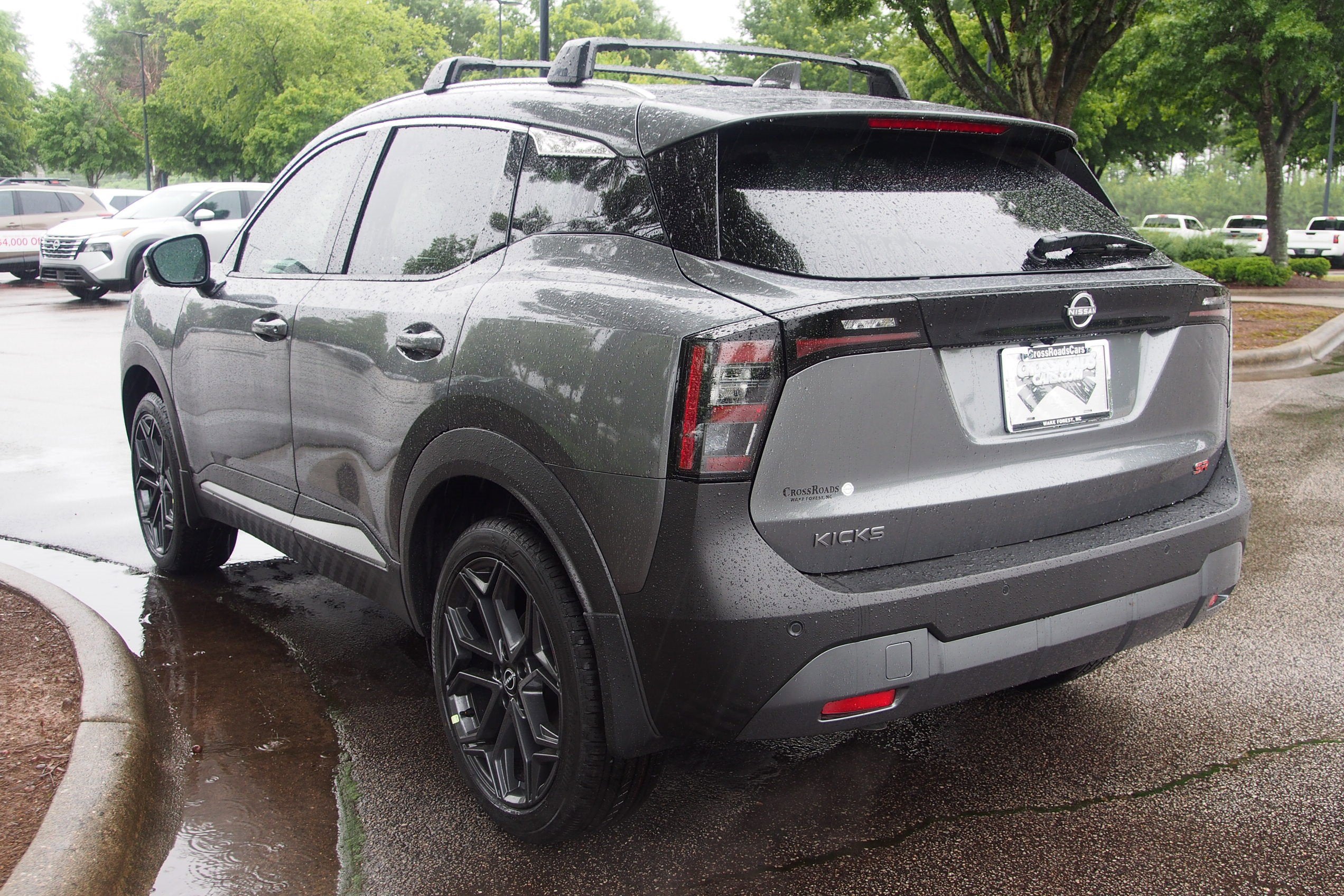 2025 Nissan Kicks SR