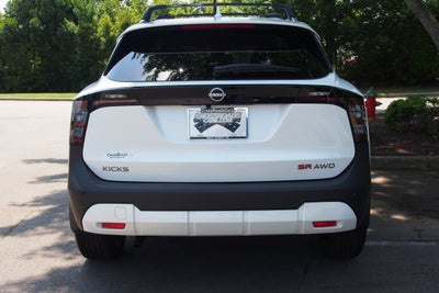 2025 Nissan Kicks SR