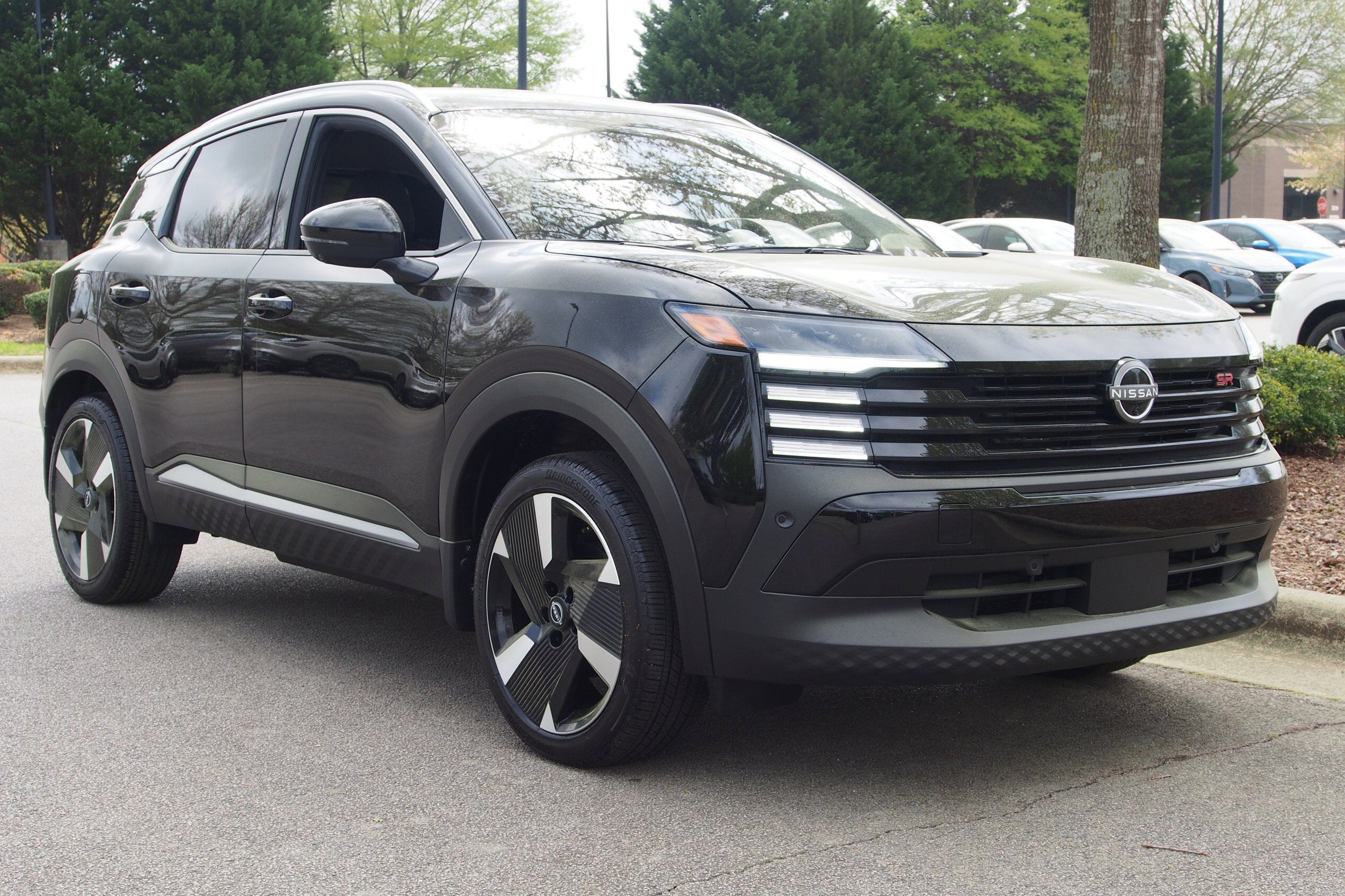 2025 Nissan Kicks SR