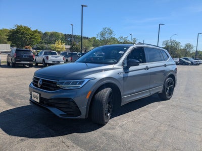 2023 Volkswagen Tiguan SE R-Line Black
