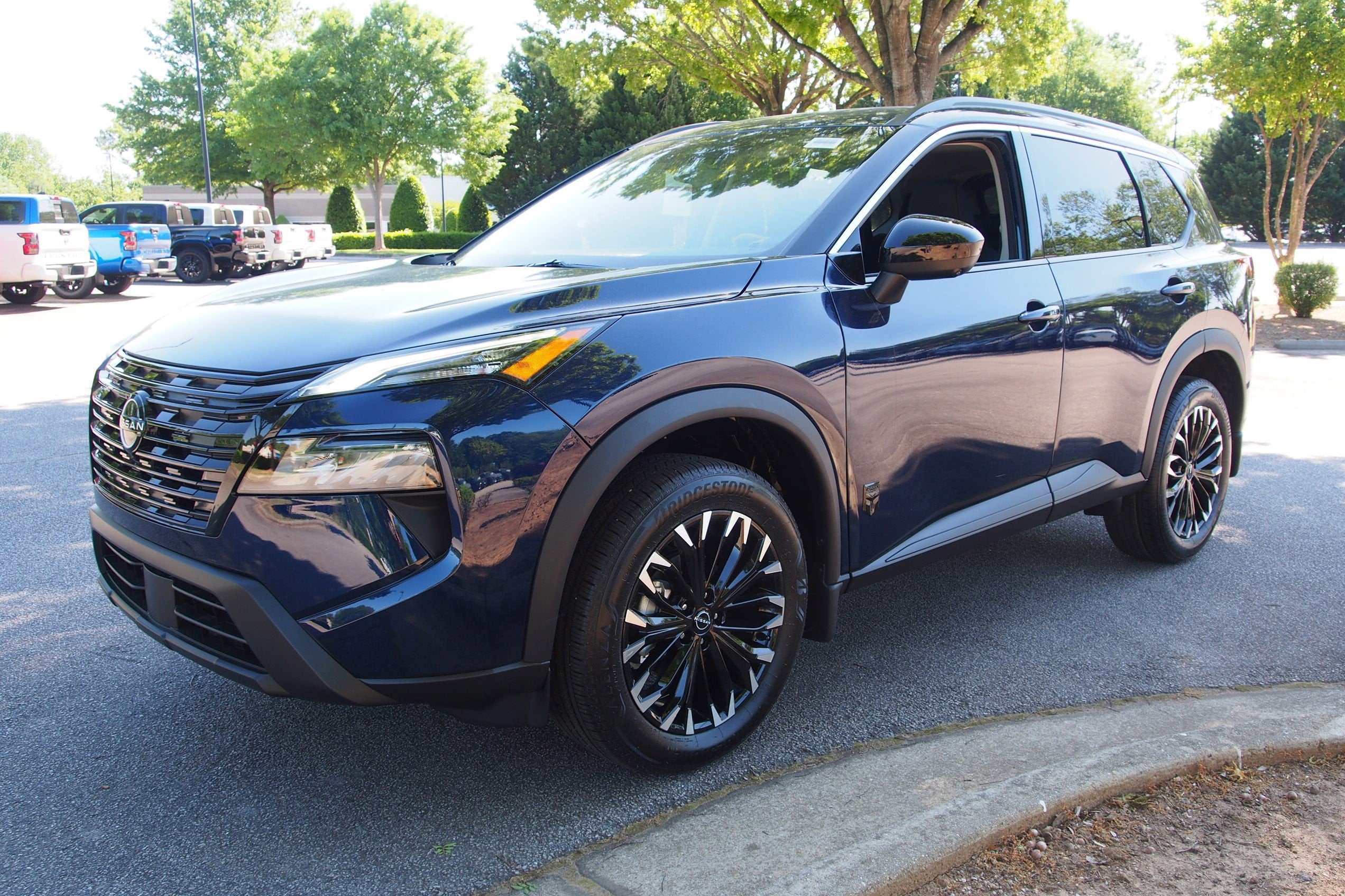 2026 Nissan Rogue Dark Armor