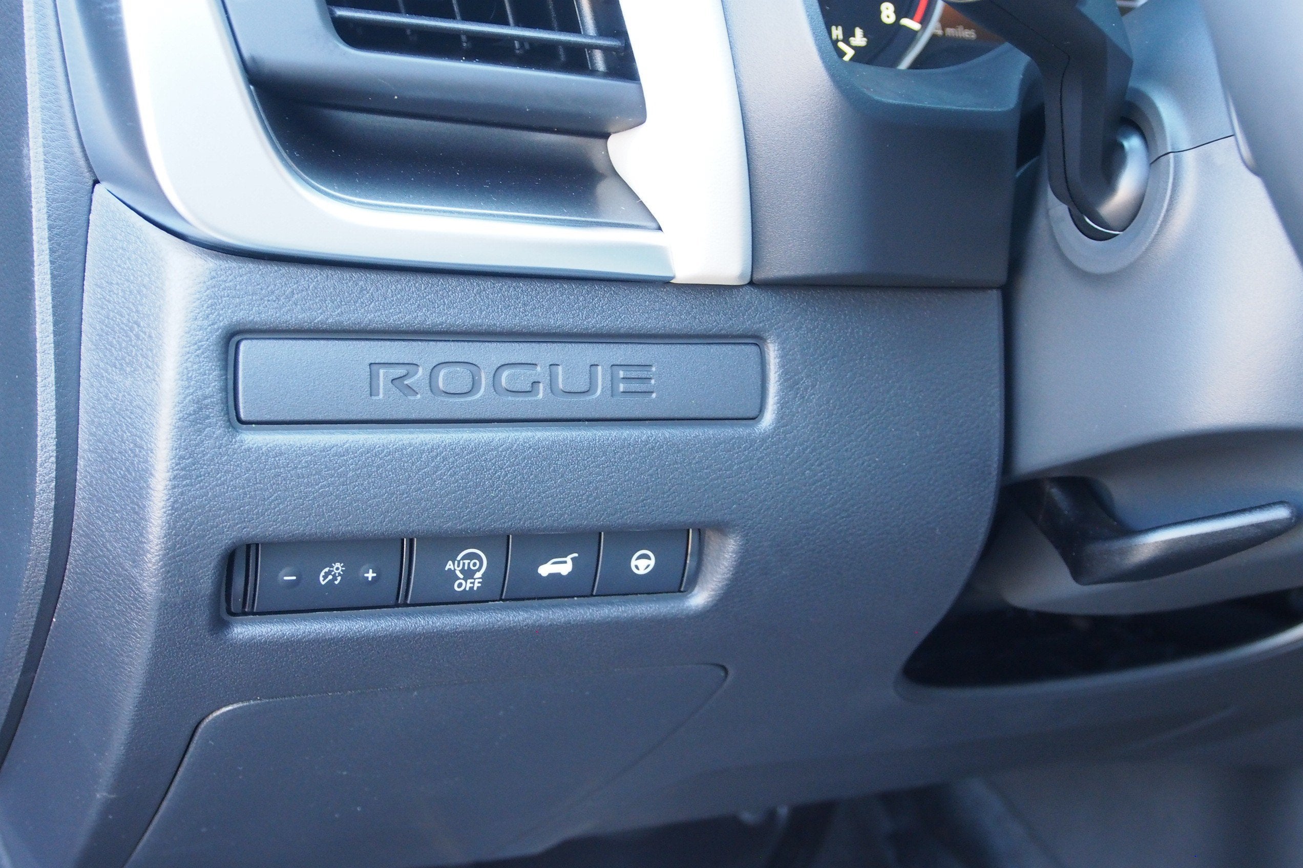 2026 Nissan Rogue Dark Armor