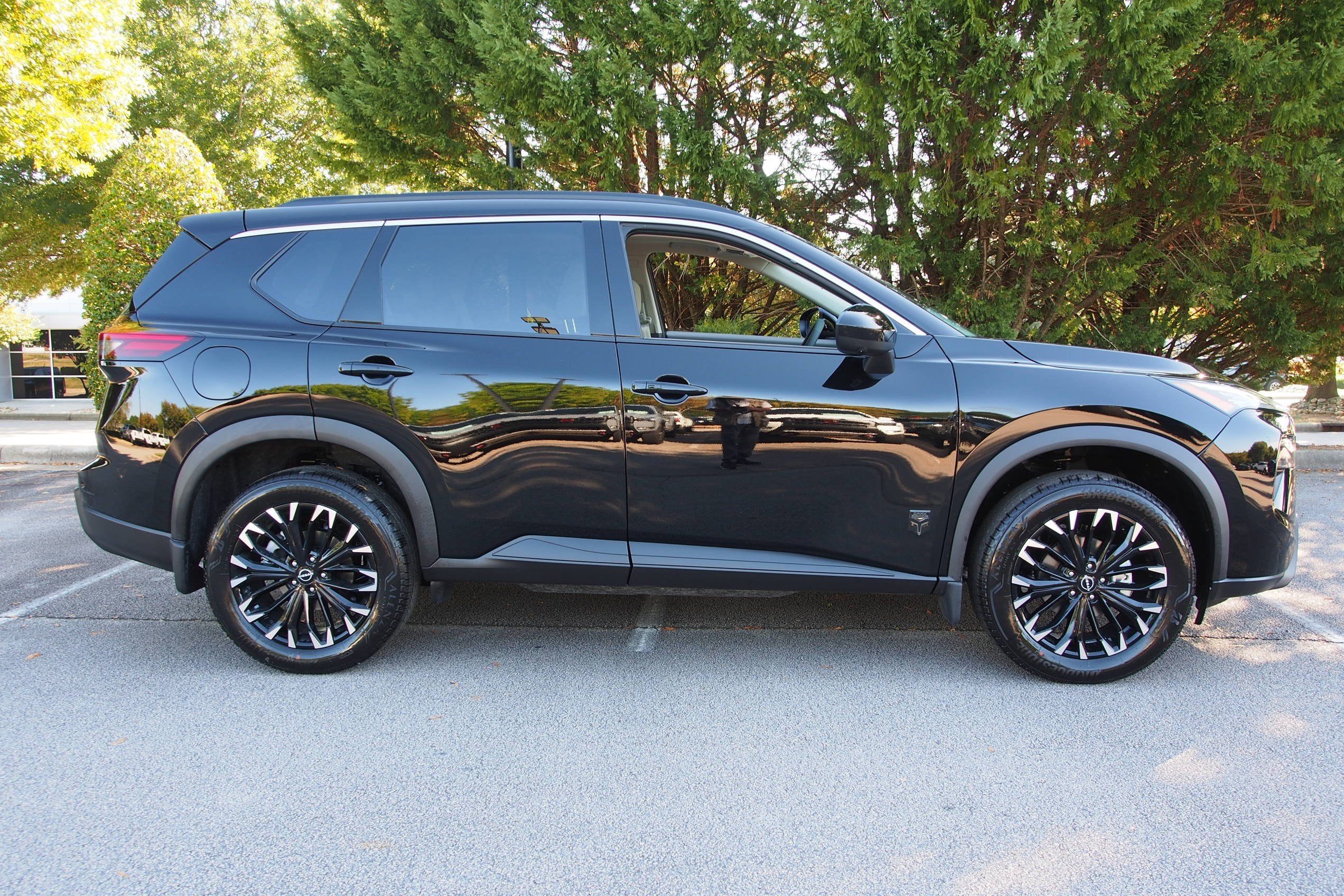2027 Nissan Rogue Dark Armor