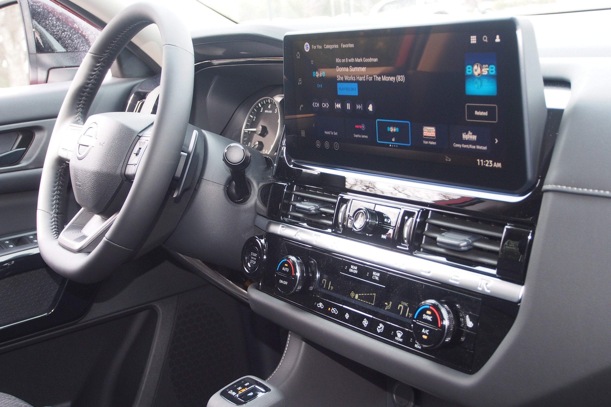 2026 Nissan Pathfinder SV