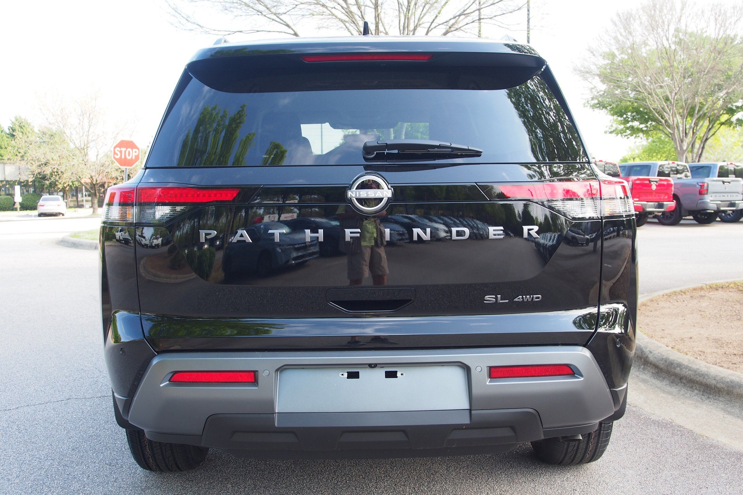 2026 Nissan Pathfinder SL