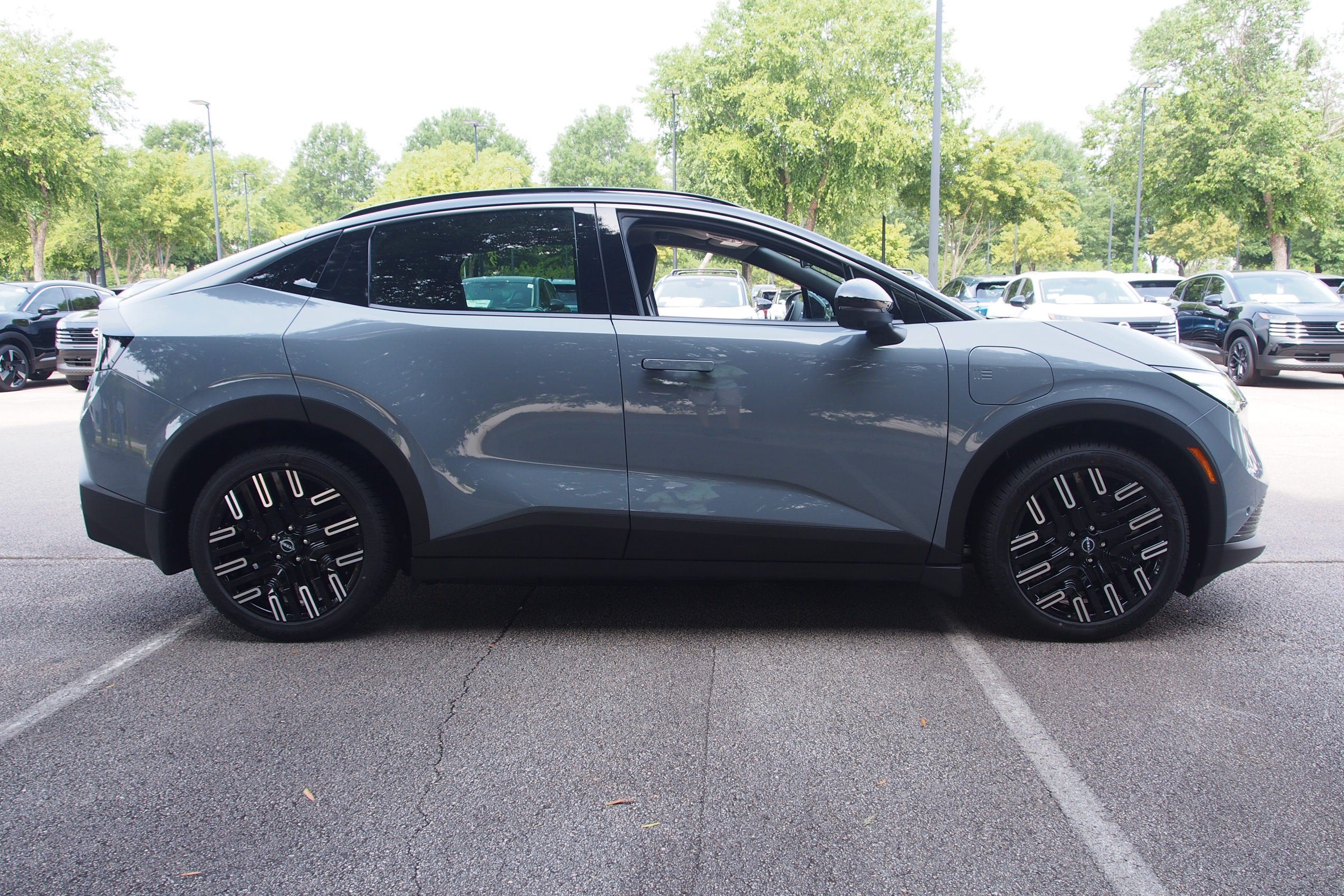 2026 Nissan LEAF PLATINUM+