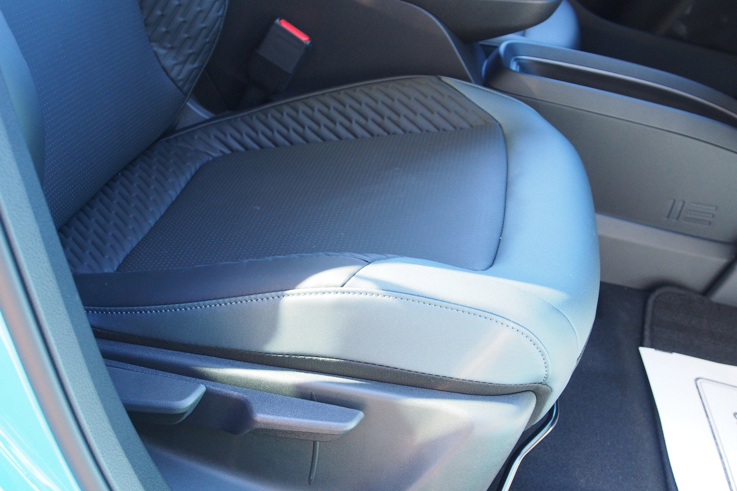 2026 Nissan LEAF PLATINUM+