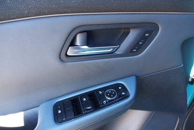 2026 Nissan LEAF PLATINUM+