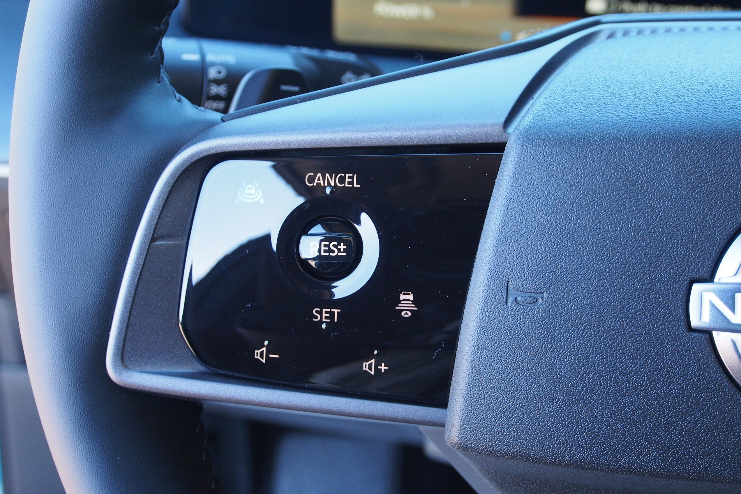 2026 Nissan LEAF PLATINUM+