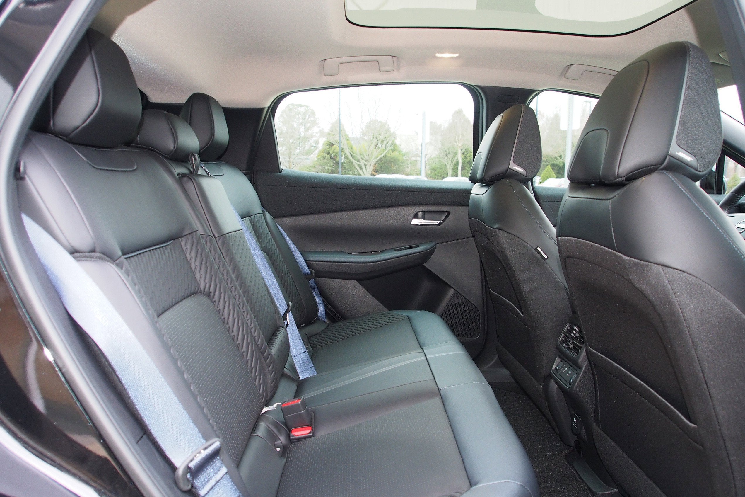 2026 Nissan LEAF PLATINUM+