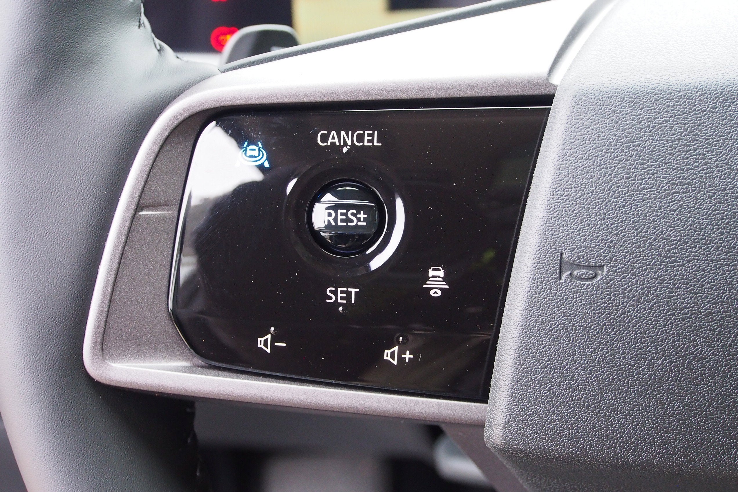 2026 Nissan LEAF PLATINUM+