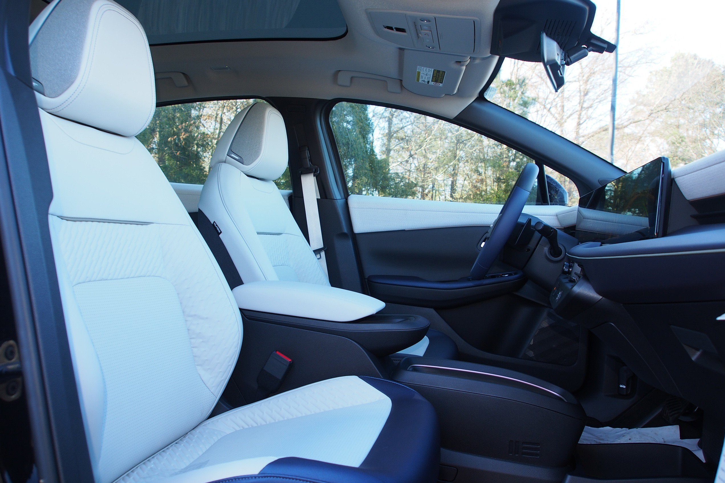 2026 Nissan LEAF PLATINUM+