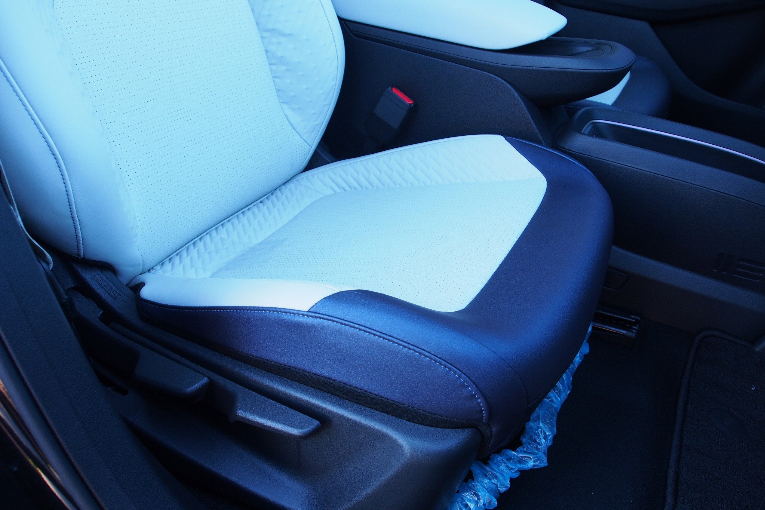 2026 Nissan LEAF PLATINUM+