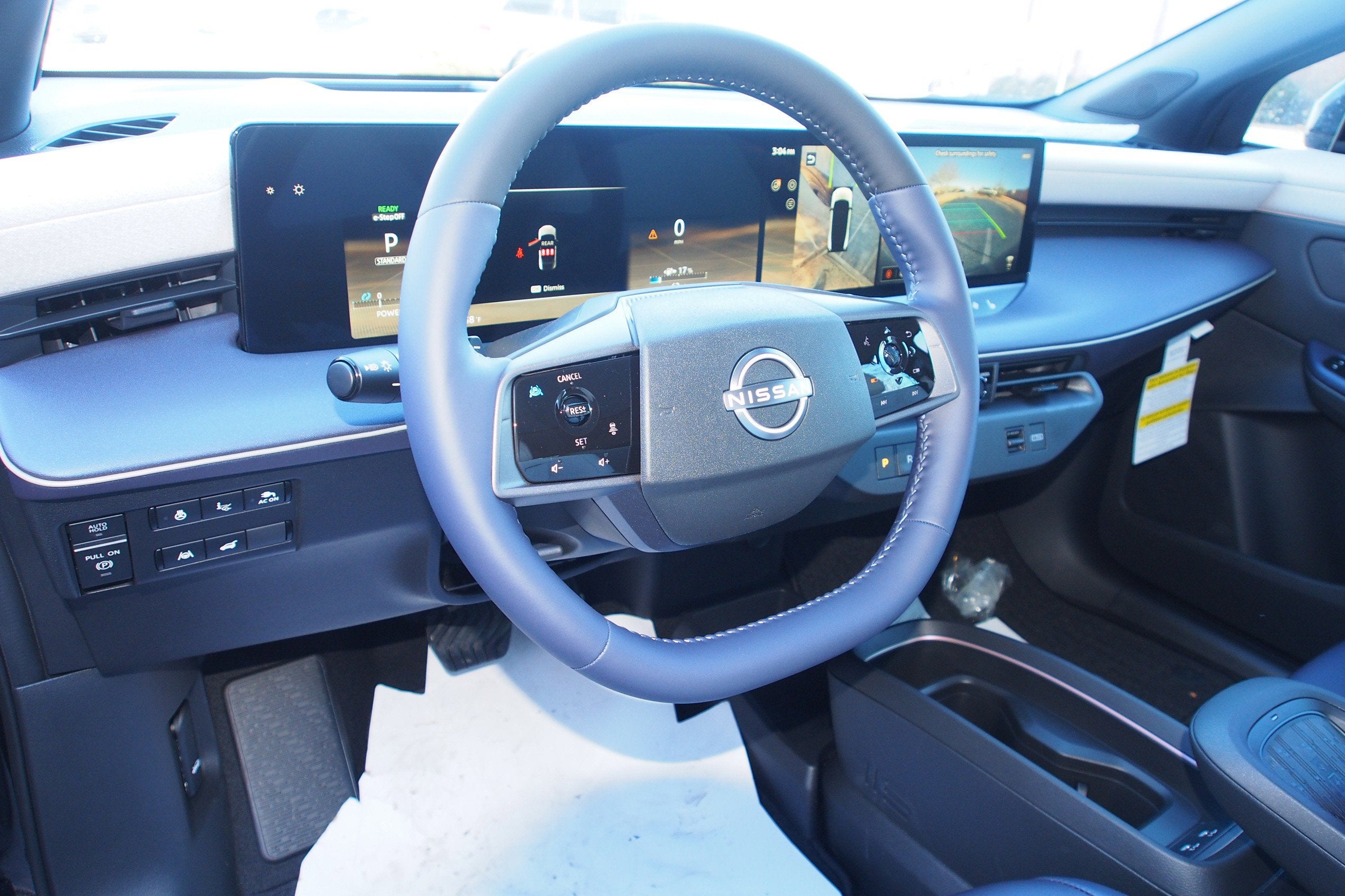 2026 Nissan LEAF PLATINUM+