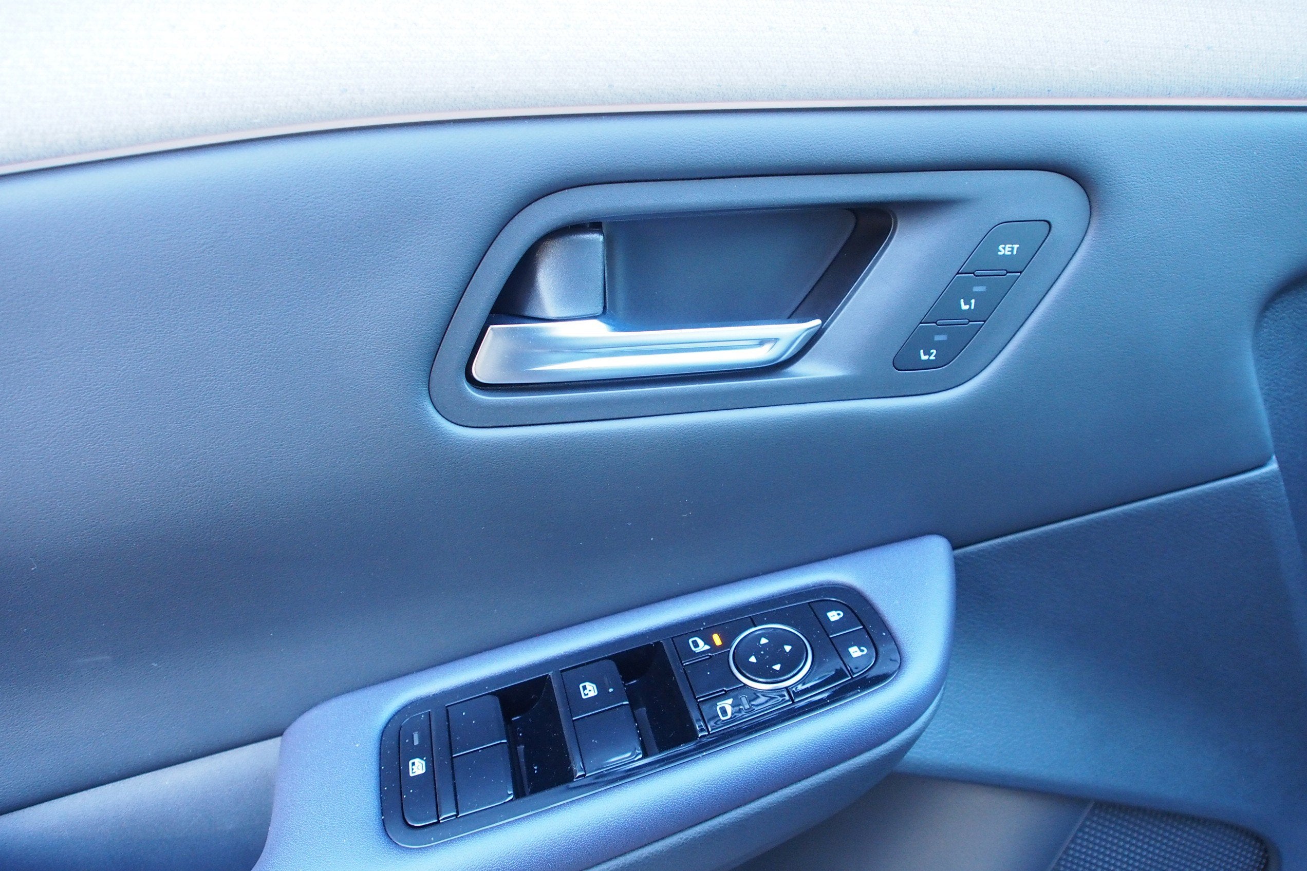 2026 Nissan LEAF PLATINUM+