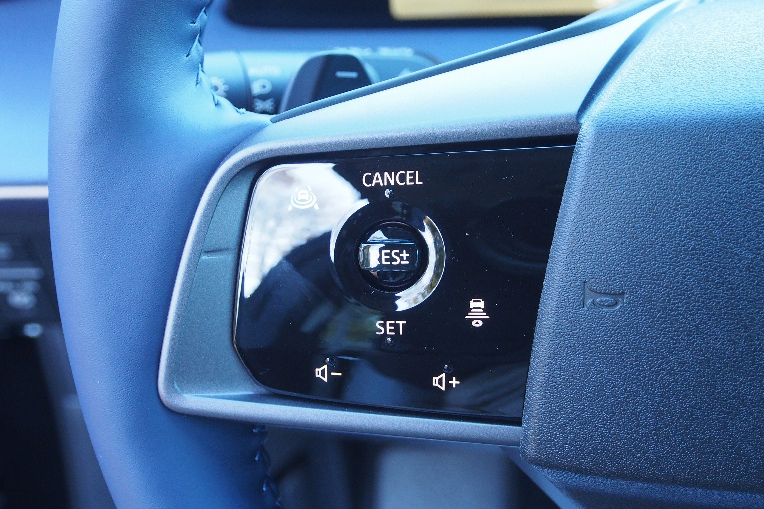 2026 Nissan LEAF PLATINUM+