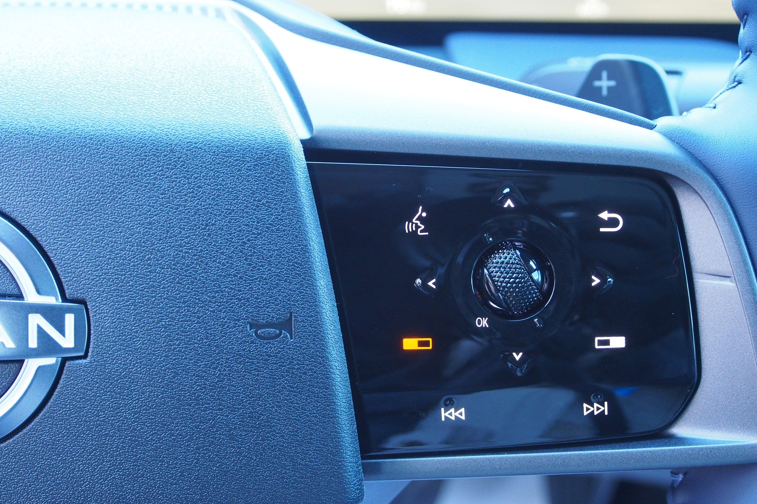 2026 Nissan LEAF PLATINUM+