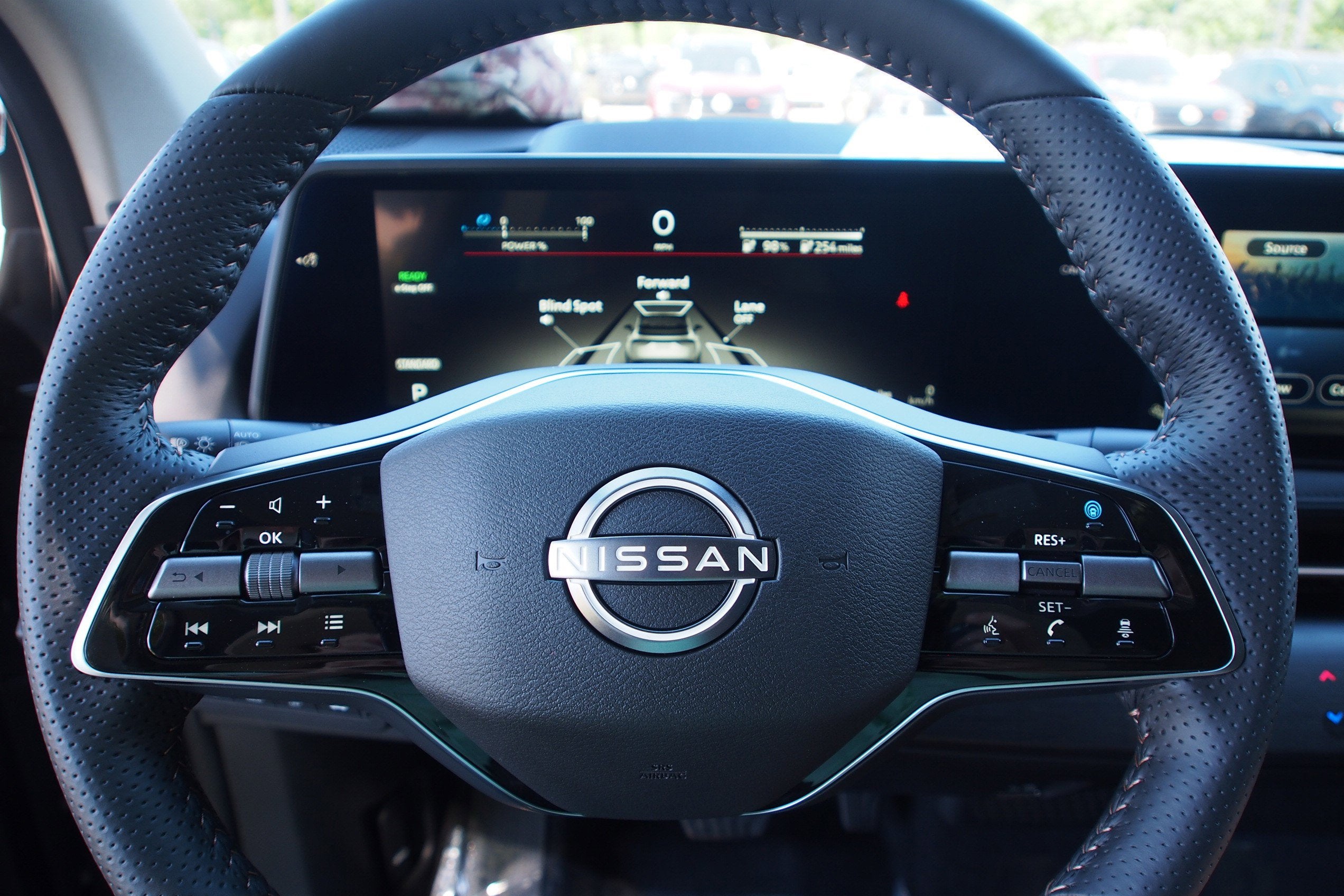 2025 Nissan ARIYA EVOLVE+