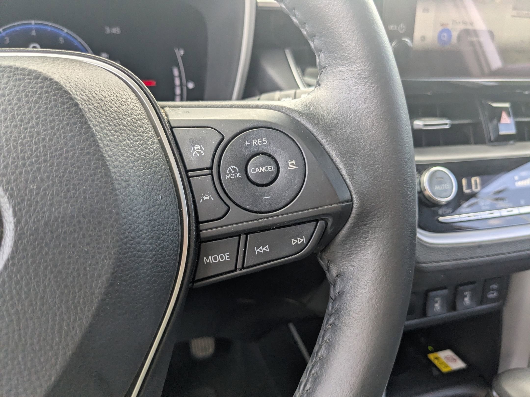 2023 Toyota Corolla Cross XLE