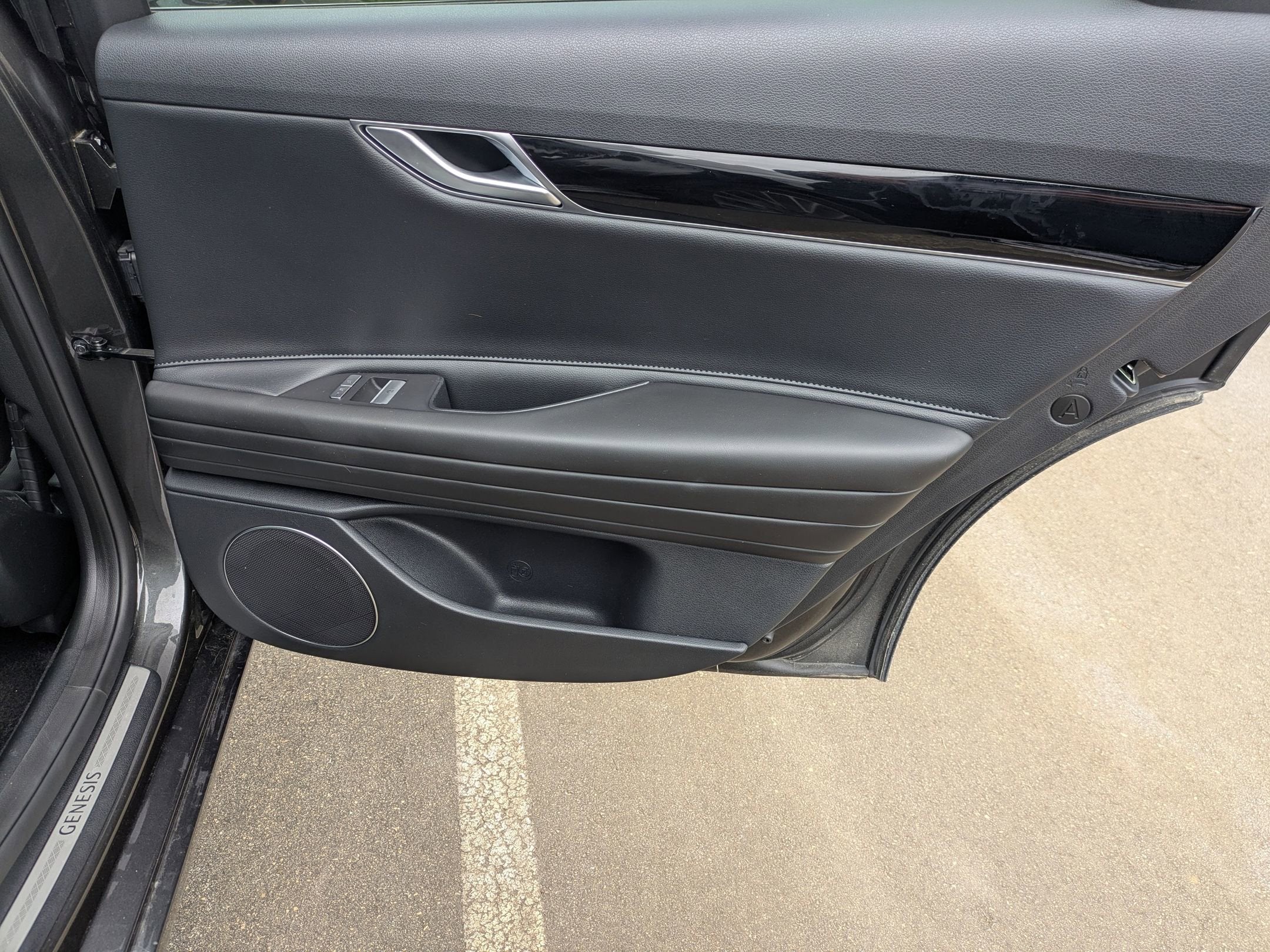 2023 Genesis G80 2.5T