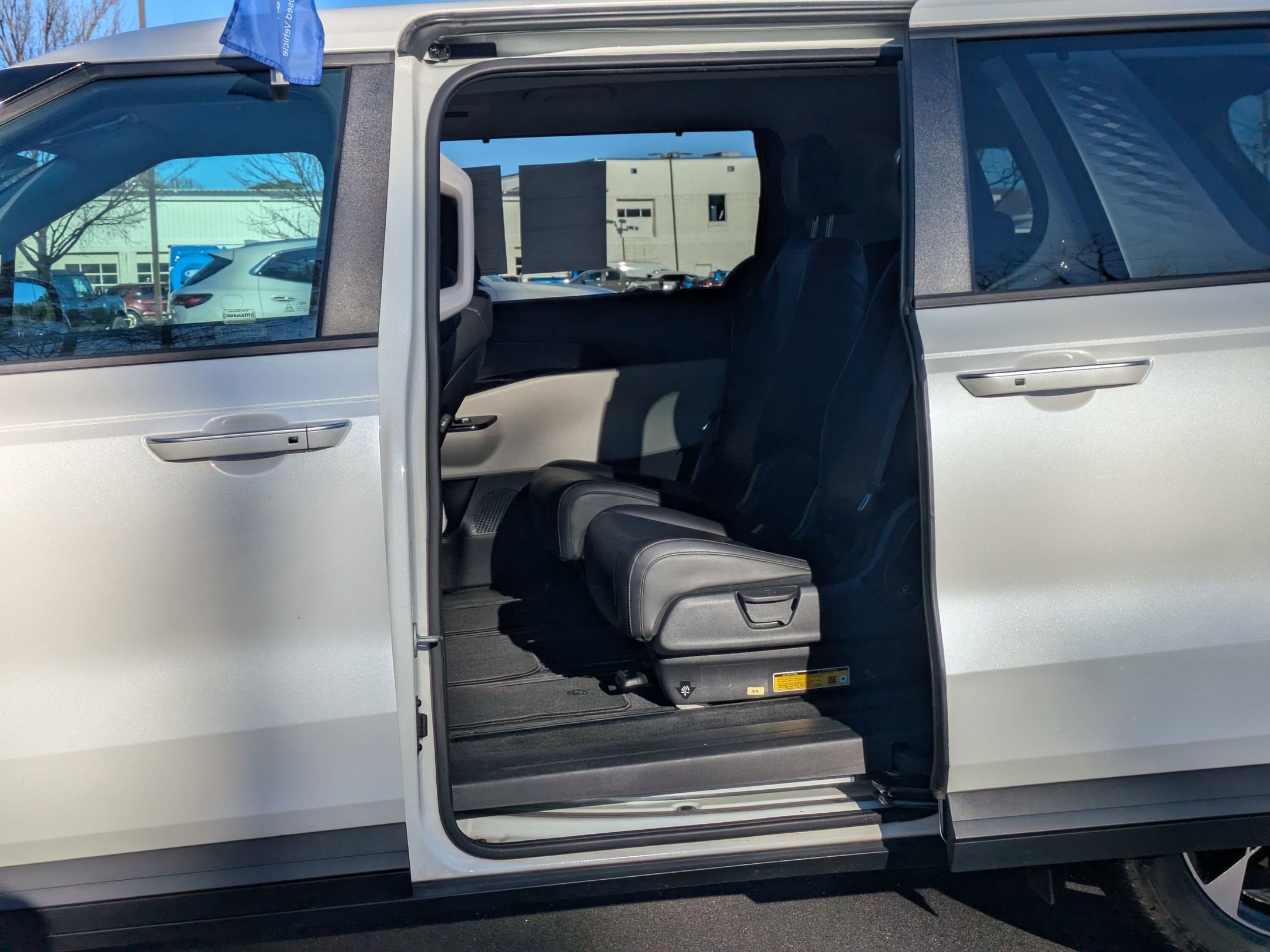 2024 Kia Carnival EX