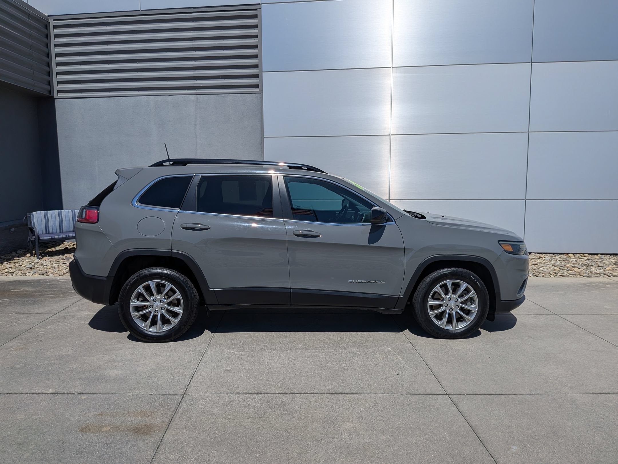 2022 Jeep Cherokee Latitude Lux