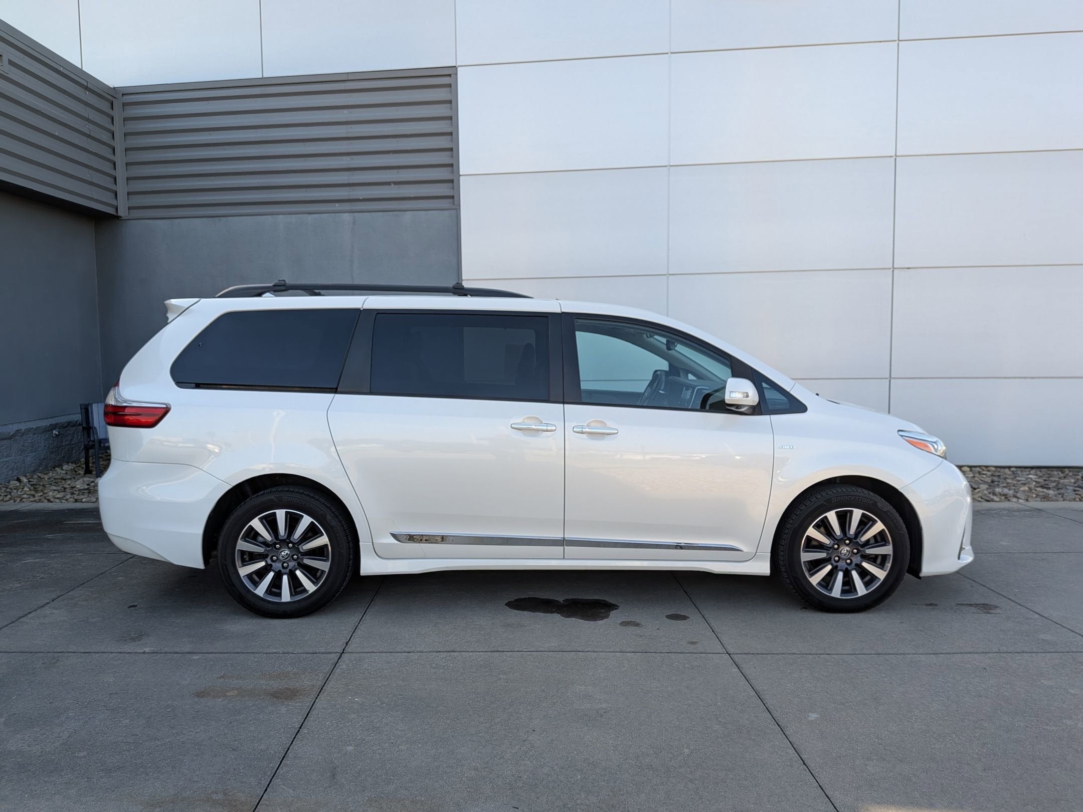 2020 Toyota Sienna Limited Premium