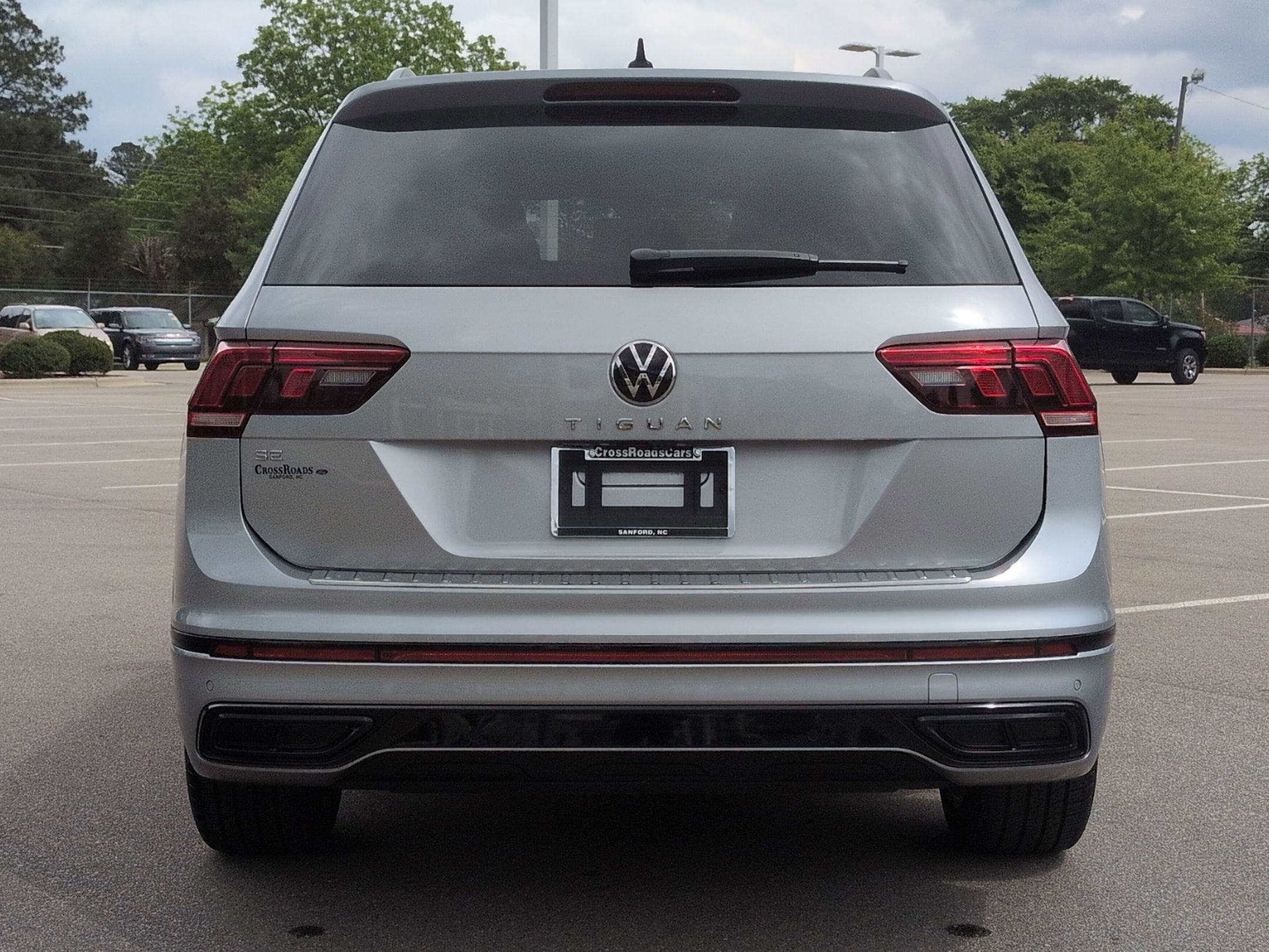2023 Volkswagen Tiguan SE R-Line Black