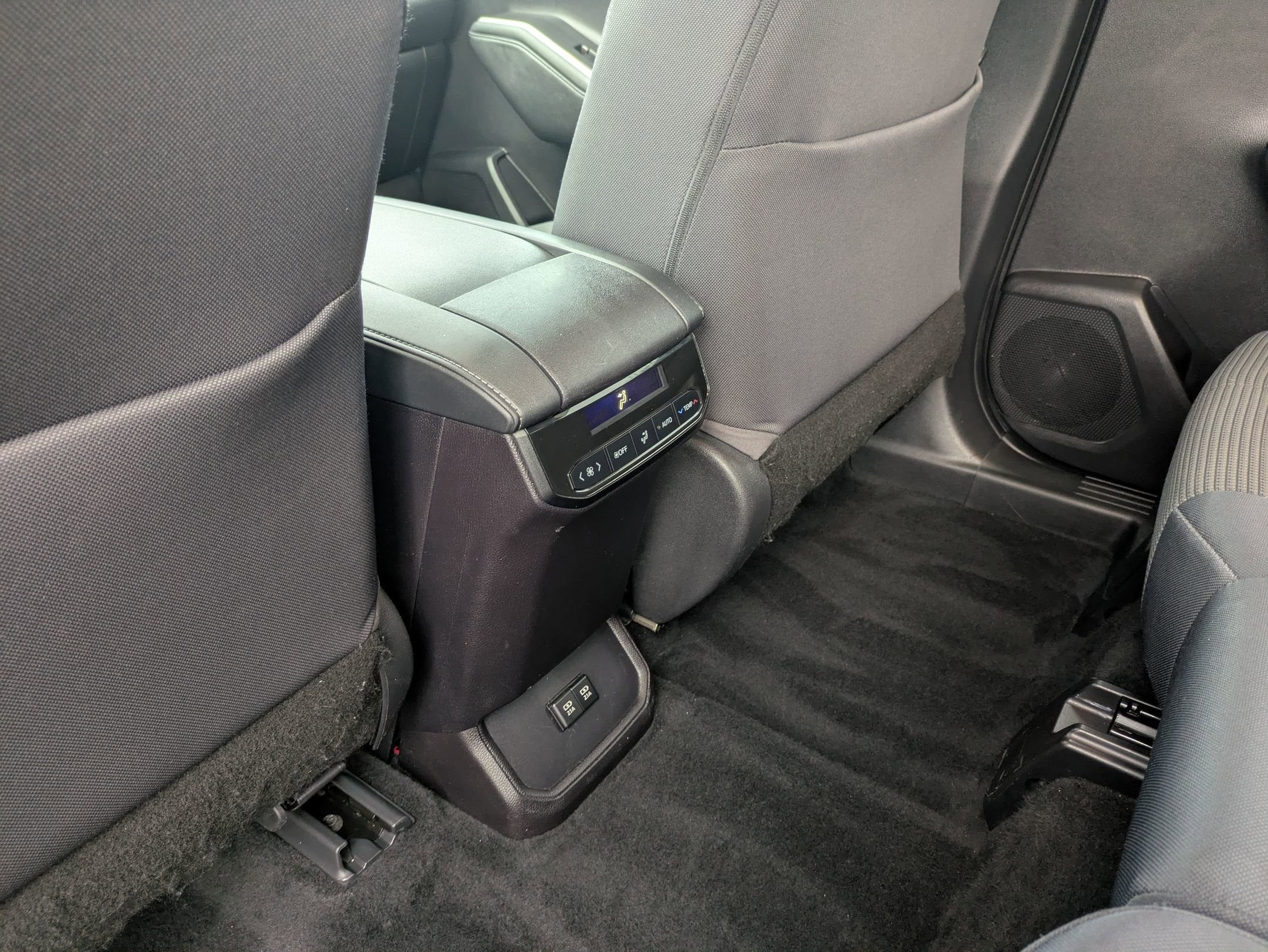 2021 Toyota Highlander L