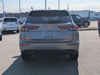 2022 Mitsubishi Outlander SE