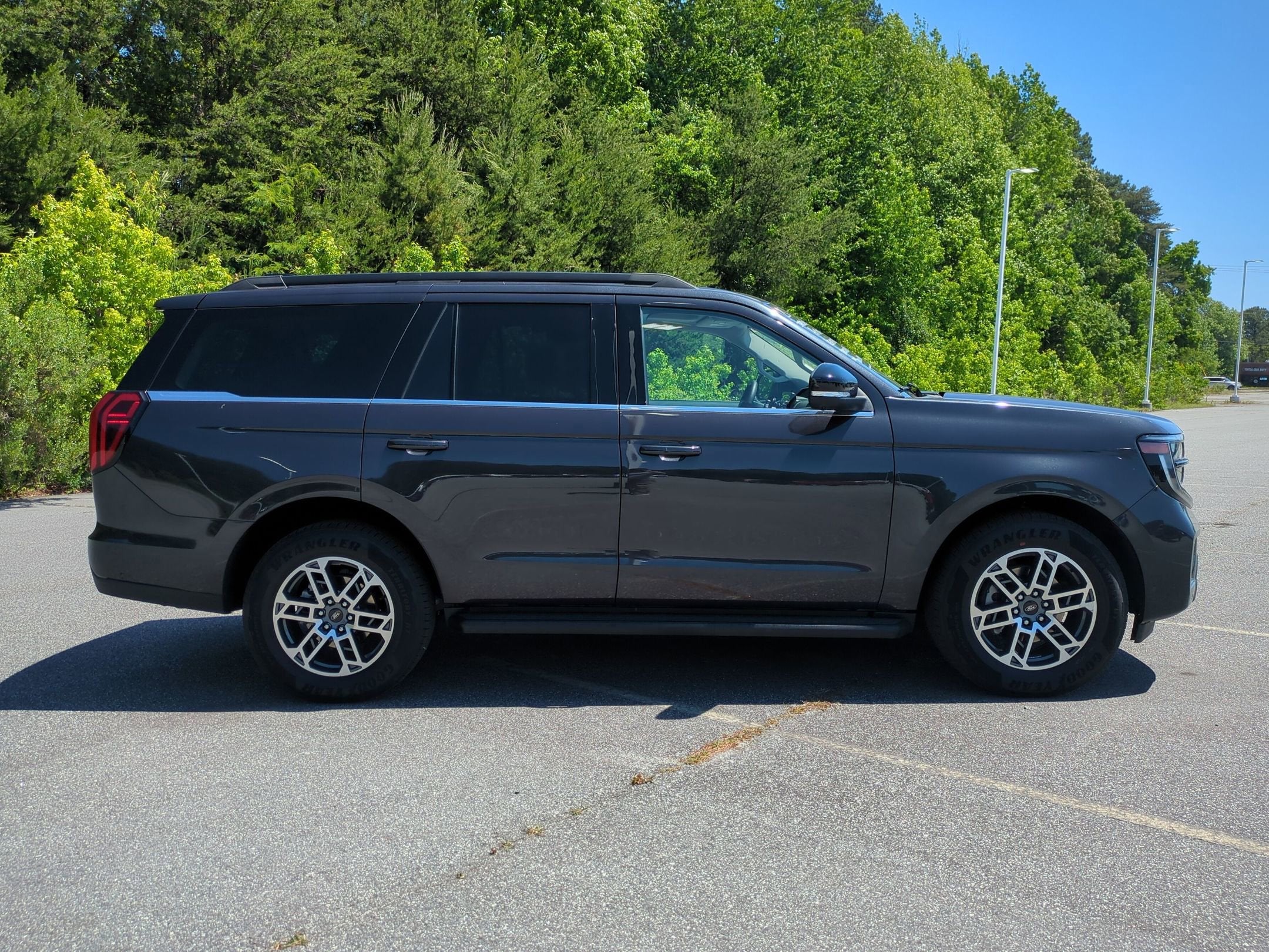 2025 Ford Expedition Active